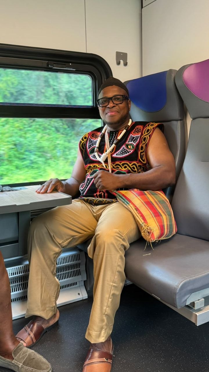 Embroidered waistcoat and woven bag — North West Elites e.V.